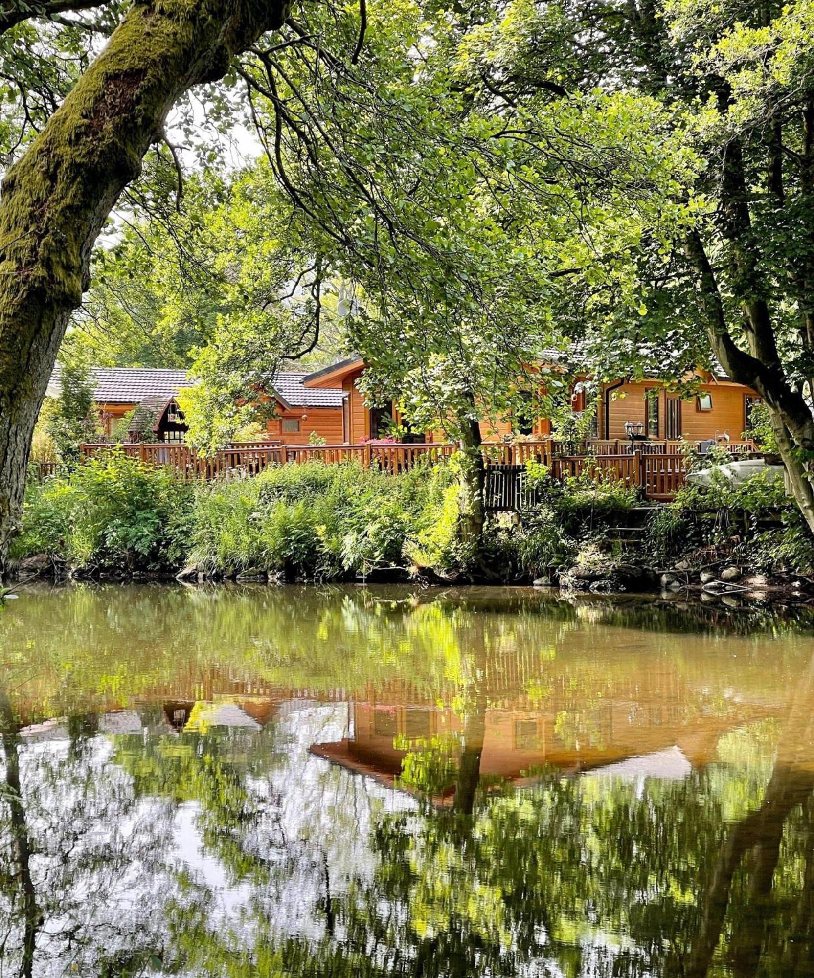 Riverbank Lodge Dollar Exterior foto