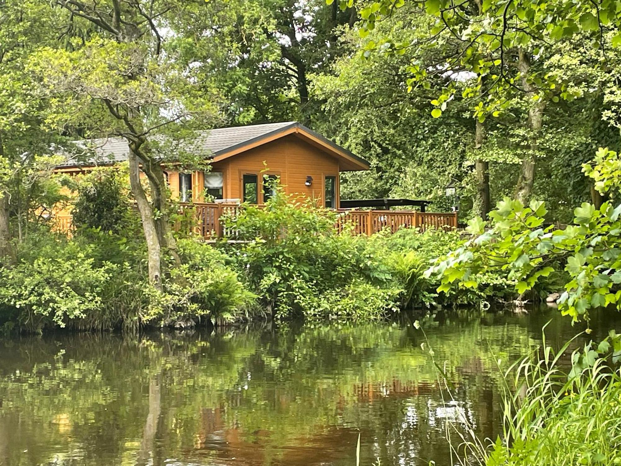 Riverbank Lodge Dollar Exterior foto